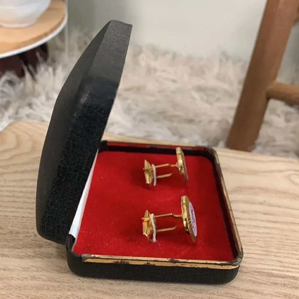 Vintage Equestrian Style Horse & Rider Gold Tone, Red, White‎ & Black Cuff Links